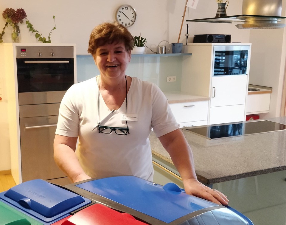 Vorarbeiterin der Hauswirtschaft Mirsada Svraka im Altenheim Landhaus Pflege und Wohnen in Hannover